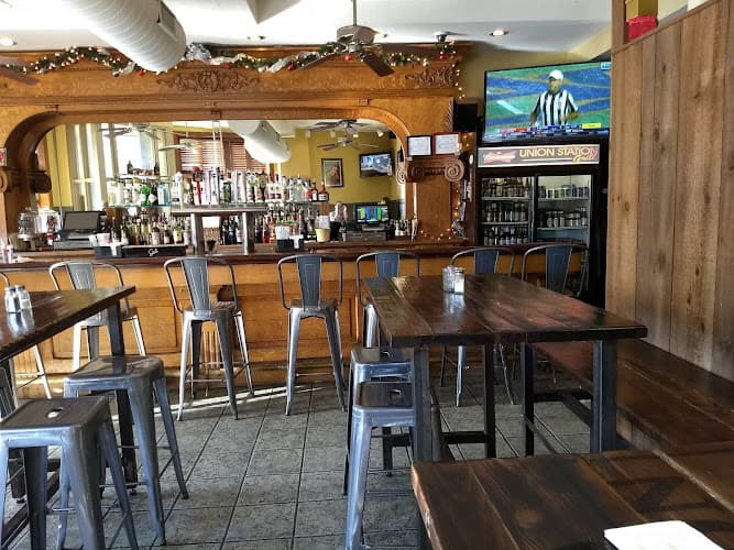 Union Station Grill logo