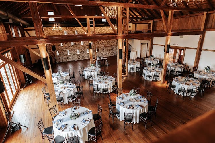 Harvest View Barn at Hershey Farms logo