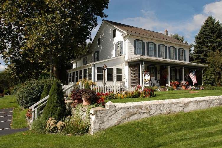 1825 Inn Bed & Breakfast logo