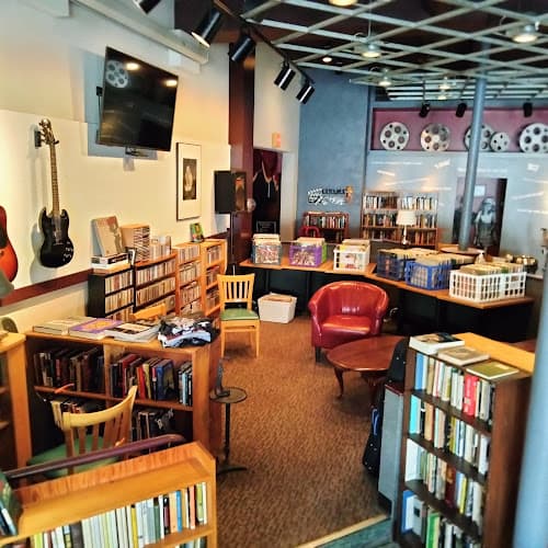 Salamander Bookstore Cafe logo