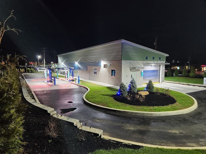 AutoSuds West Car Wash logo