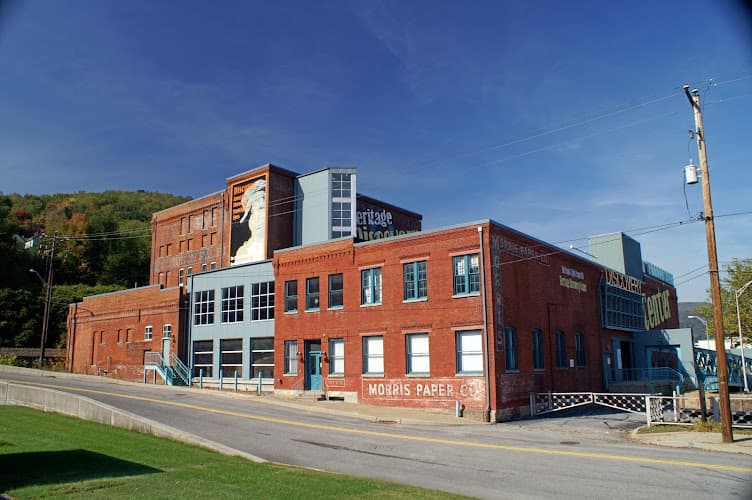 Heritage Discovery Center logo