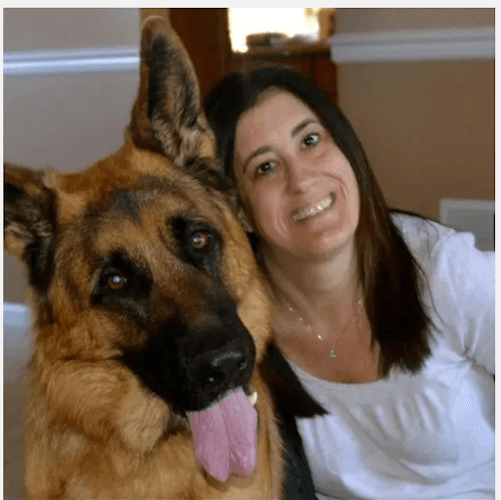 Empty Nester Pet Sitting, LLC logo