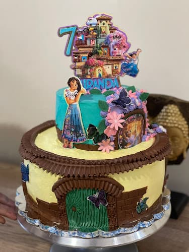 Trinity cakes logo