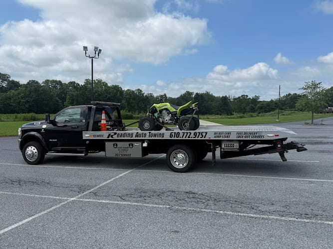 Reading Auto Towing logo