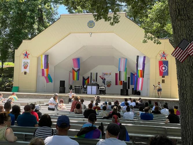 Dee-N-Dee Productions LLC logo