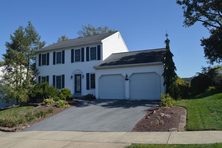 Linda Novotny Realtor logo