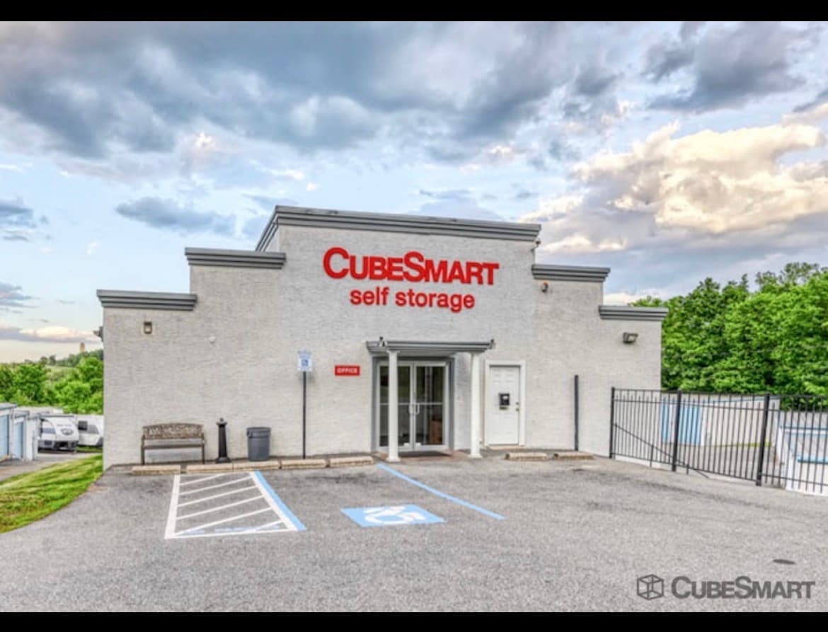 Save Big on Parking: 40% Off + Your Second Month FREE at CubeSmart!