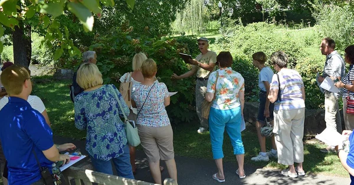 Arboretum Education - Native Plants with Rockland Roots presented by Jess and Allyson of Rockland Roots
